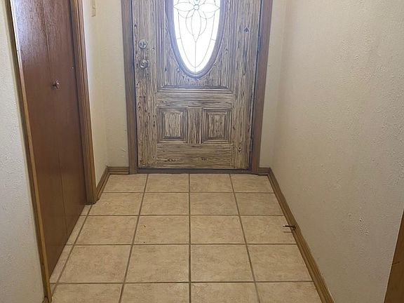 5th image of 424 Claremont Dr