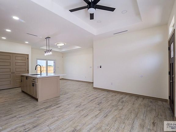 3rd image of 733 Thornton Ln