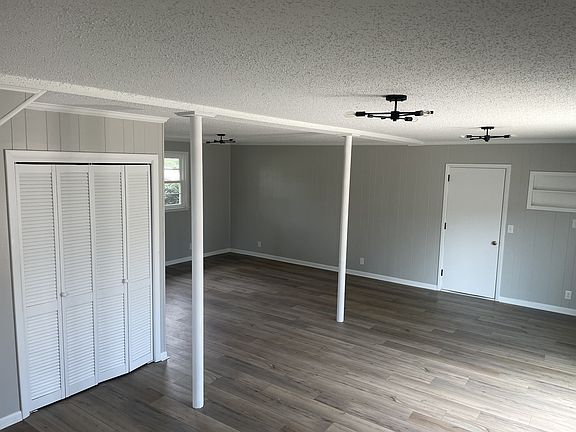 5th image of 302 Copeland Rd
