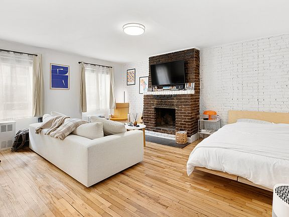 3rd image of 431 W 22nd St APT Bf