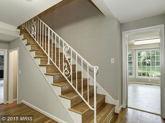 3rd image of 9036 Willow Valley Dr