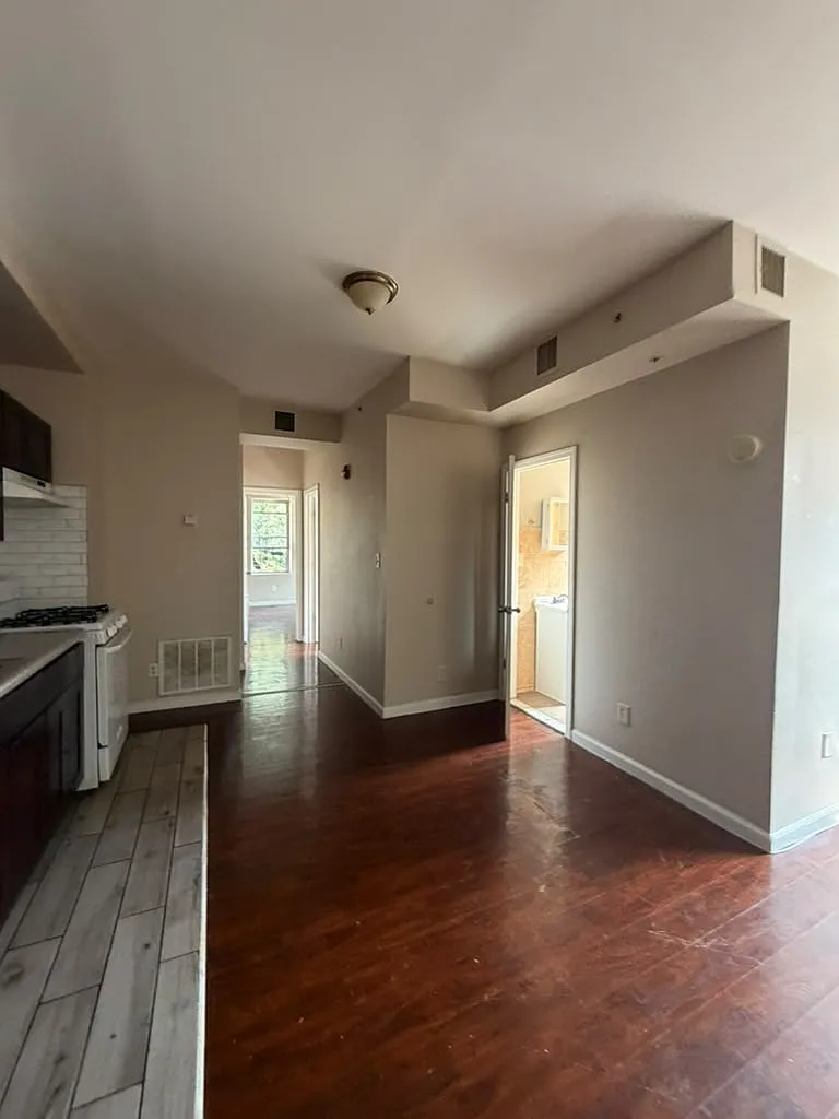 281 Goldsmith Ave — Photo 3