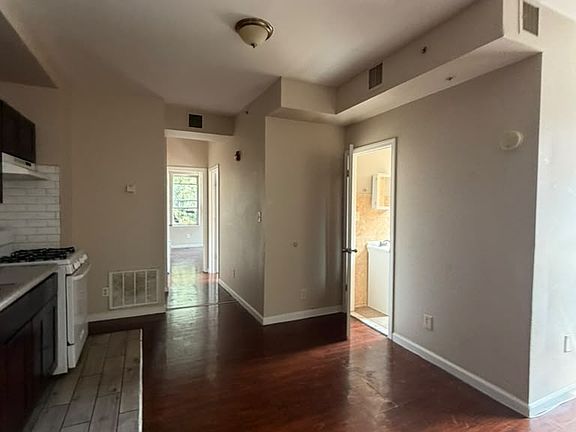 3rd image of 281 Goldsmith Ave #G2