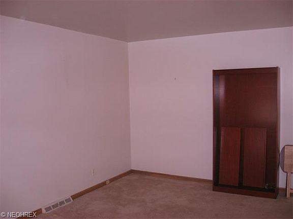 4th image of 112 Gaslight Ln #112G