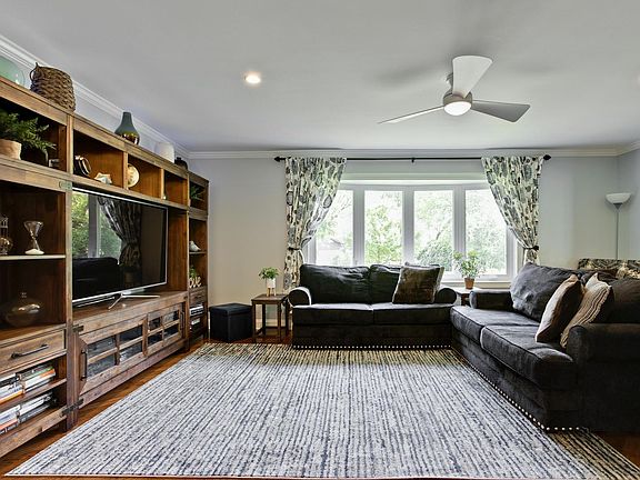 5th image of 447 Appley Ave