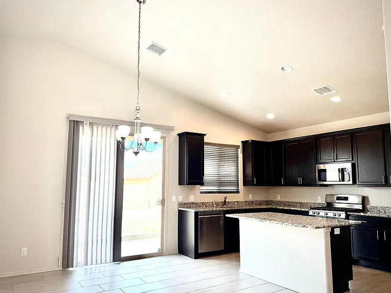 1169 Barnes Dr — Photo 16