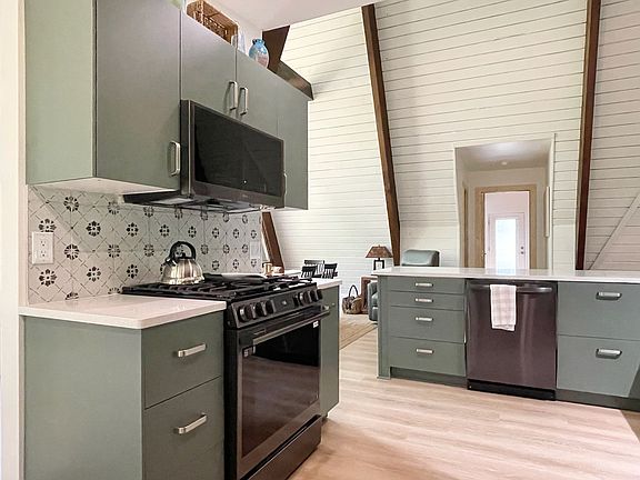 4th image of 128 Edelweiss Cir