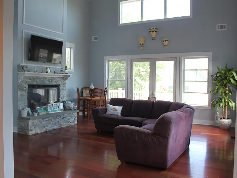 25 Riverdale Ave — Photo 2