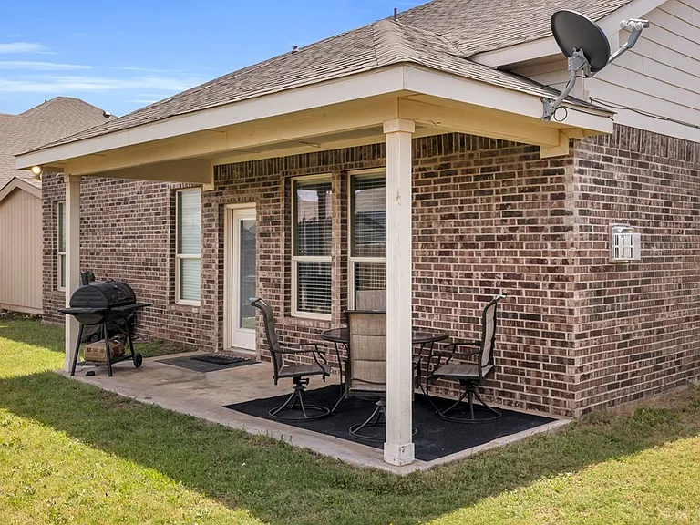 2313 Sky View Rd — Photo 36