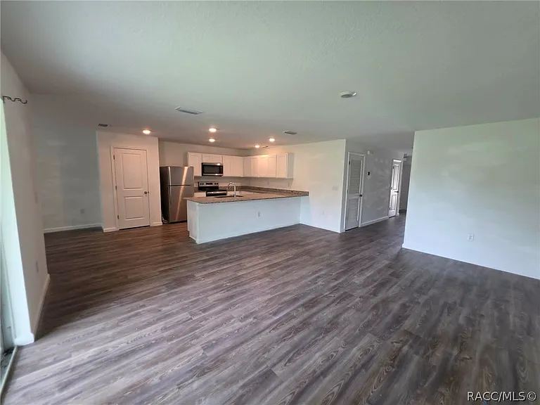 6865 N Pavilion Loop — Photo 2
