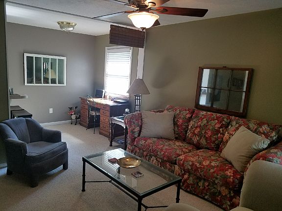 3rd image of 4910 Woodhill Ln