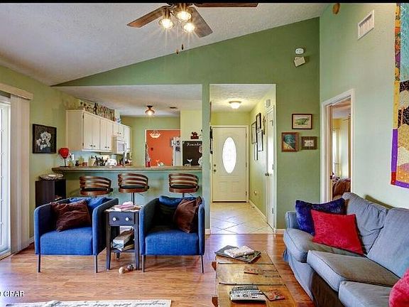 5th image of 6423 Pinetree Ave