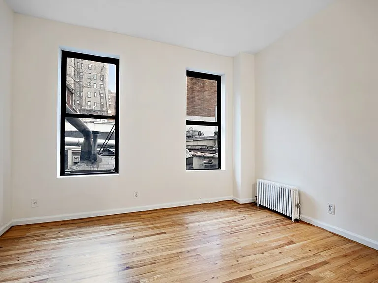 876 Lexington Ave #1A — Photo 5