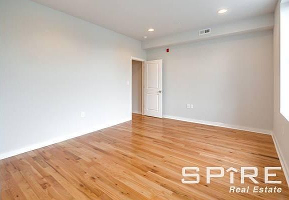 2nd image of 334 E 30th St APT 3