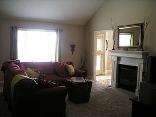 2nd image of 4330 SE Illinois Ave
