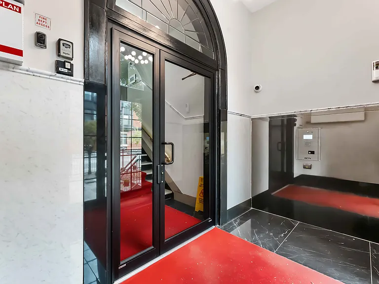 407 Elgin St — Photo 27