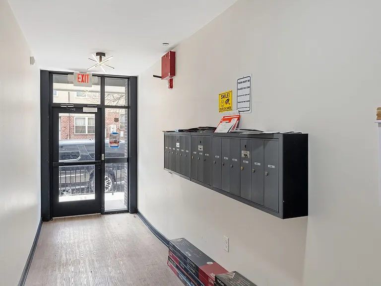 Temple Apartments — Photo 22