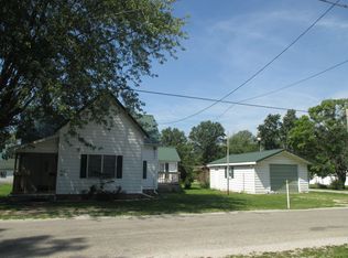 312 N Wilson St, Oblong, IL 62449