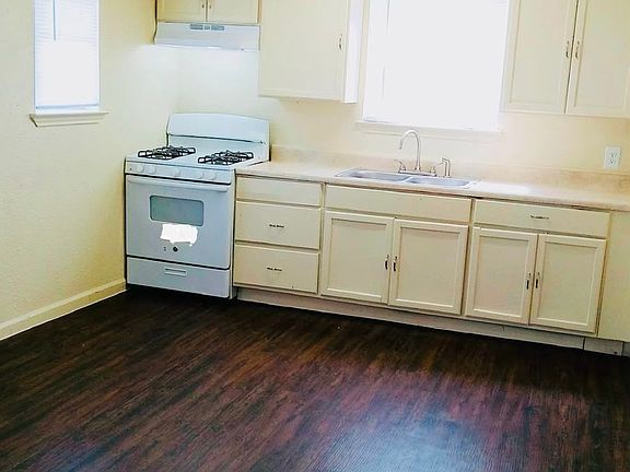 3rd image of 2101 W Cesar E Chavez Blvd #4