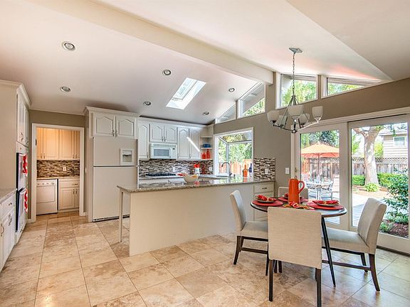 5th image of 1622 Montemar Way