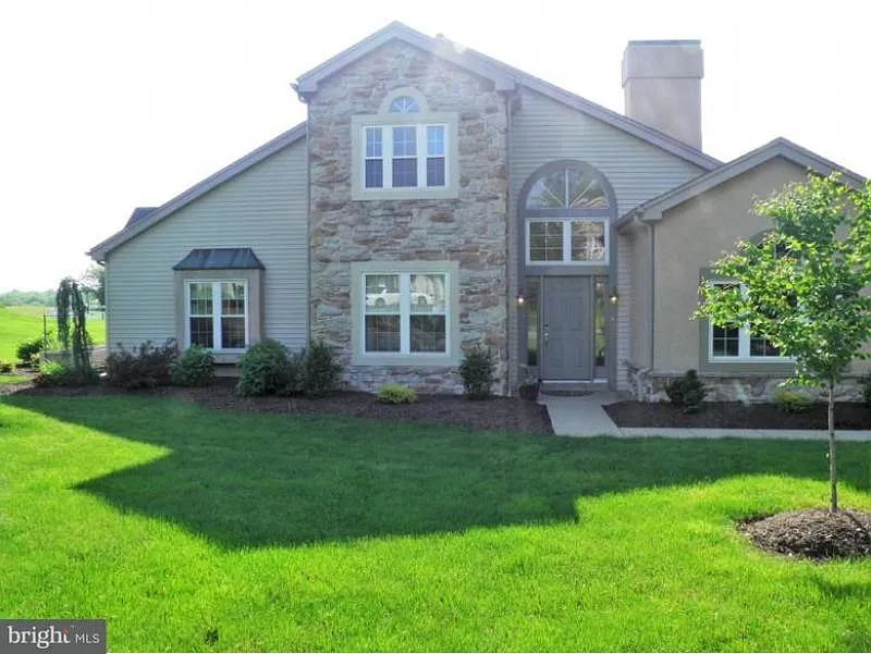 119 Greenview Dr photo 1