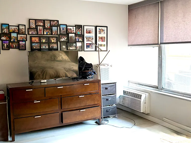 129 E Bellevue Pl #301 — Photo 17