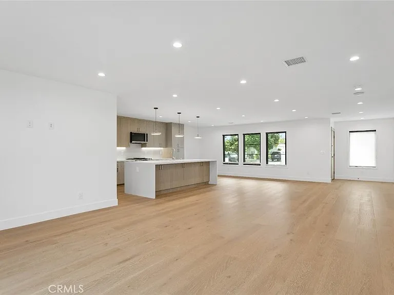 6300 Teesdale Ave — Photo 10