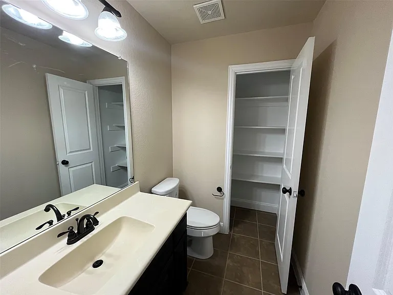 3826 Hyde Park Dr — Photo 21