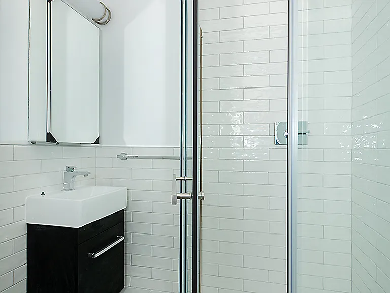216 Boerum St #4B — Photo 8