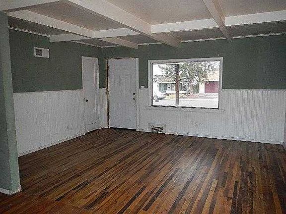 lIVING ROOM VIEW 2
