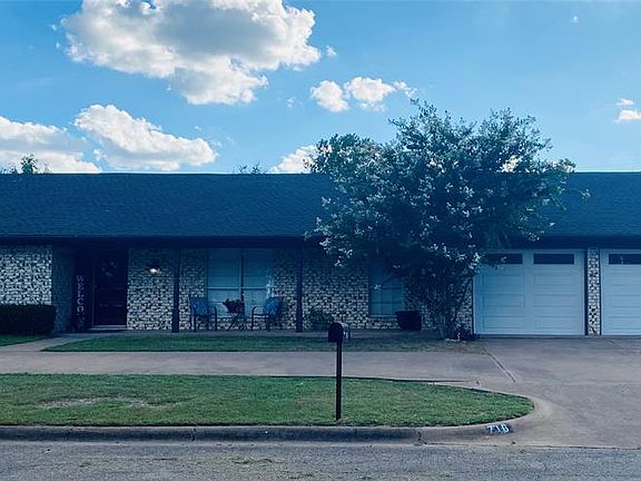 3rd image of 716 E Murco Dr