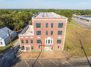 607 Lyons Ave, Schulenburg, TX 78956