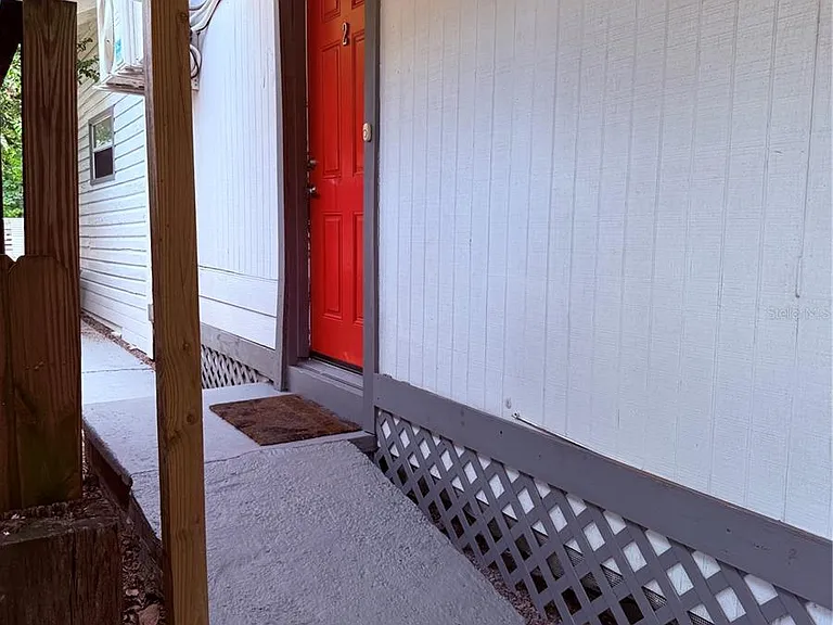 308 E Adalee St #B — Photo 2