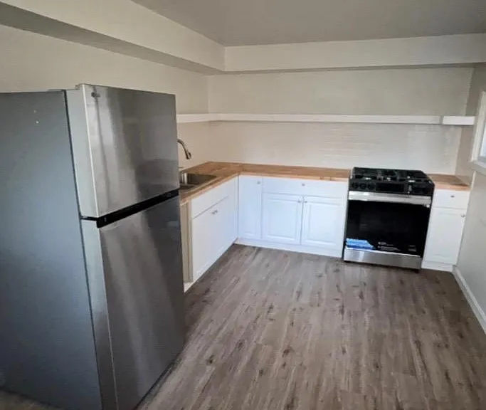 421 Belonda St — Photo 2