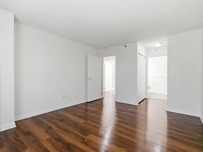Evanston Place — Photo 63