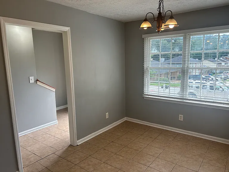 5183 Ridge Forest Dr — Photo 4