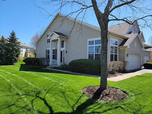 2nd image of 1951 Fountain Grass Cir #1951