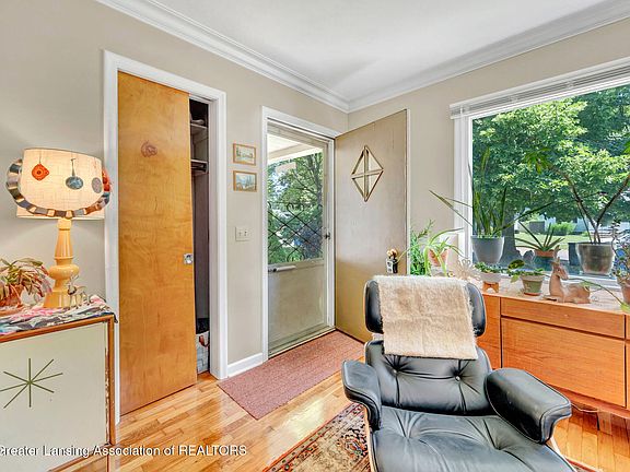4th image of 1015 N Verlinden Ave