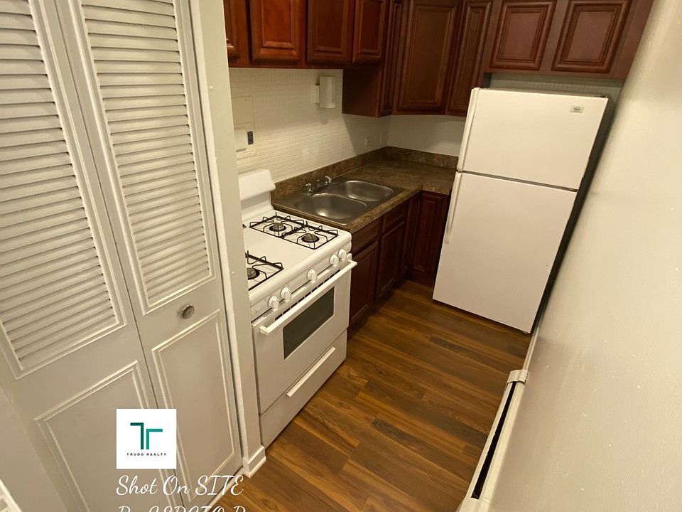 1st image of 736 W Buena Ave APT 307