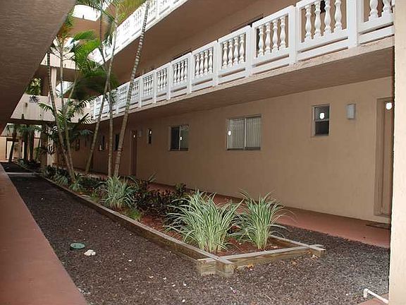 5th image of 17000 NW 67th Ave APT 206