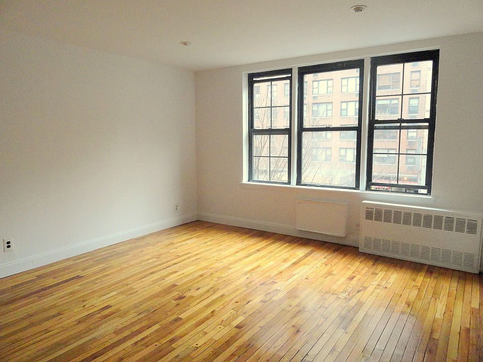 2nd image of 205 W 79th St APT 3E