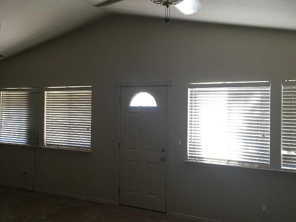 4th image of 472-870 Linda Dr