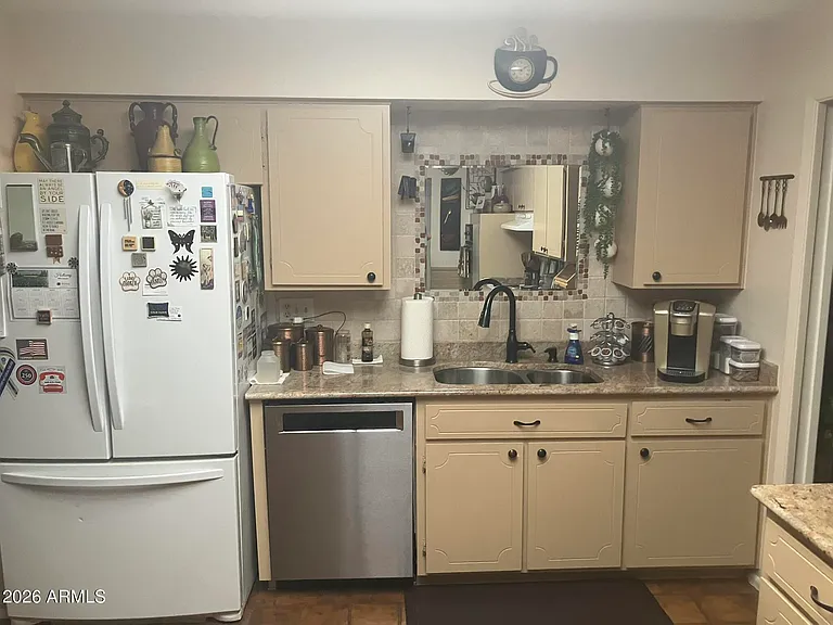 4143 E Crescent Ave — Photo 8