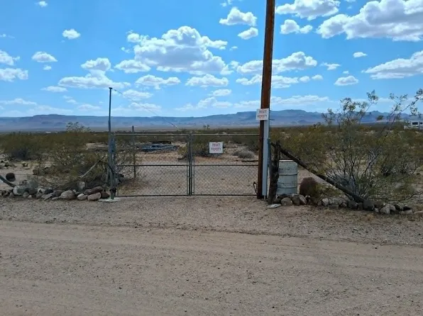 7875 S Sacramento Rd, Golden Valley, AZ 86413