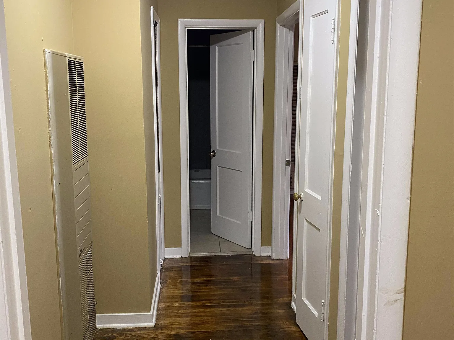 4 bed, 2.0 bath, 1300 sqft, $1,300 — Photo 4