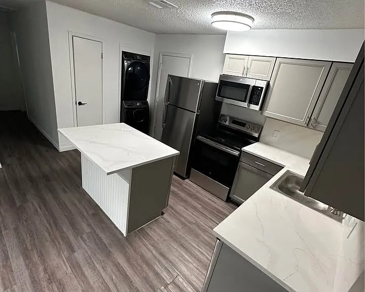 4314 Dudley Dr — Photo 1