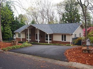 334 Robin Rd, Mount Airy, NC 27030