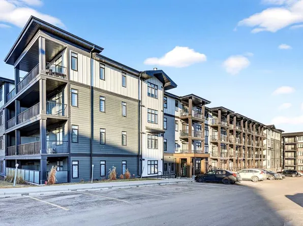 40 S Sage Hill Walk NW #411, Calgary, AB T3R 2C5