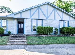 1012 Forest Ridge Dr, Bedford, TX 76022