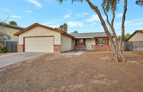 6136 Oakhaven Ln Photo 1